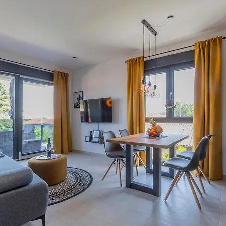 -by The Sea Apartment Banjole