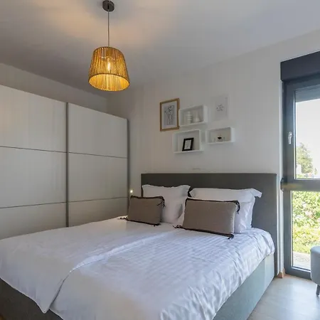 -by The Sea Apartment *